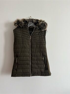 Snobbish Vest in Olive with Faux Fur Hood